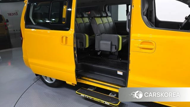 Hyundai The New Grand Starex 2021 Желтый из Кореи, фото 2