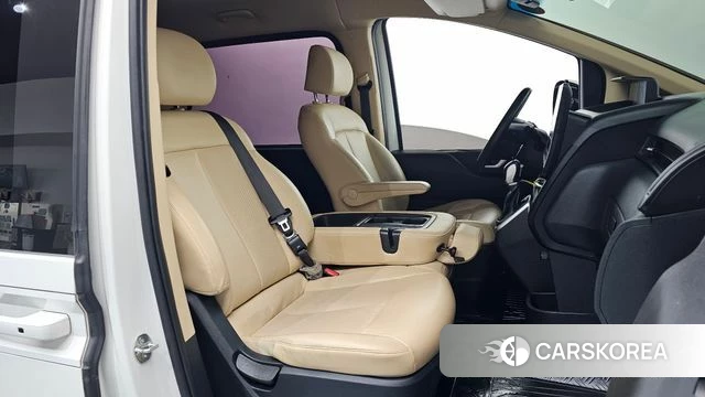 Hyundai Staria 2022 Белый из Кореи, фото 2