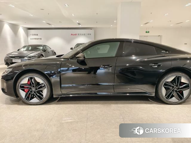 Audi e-tron 2025 Черный из Китая, фото 2