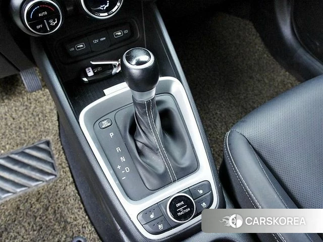 Hyundai Venue 2021 Белый из Кореи, фото 2