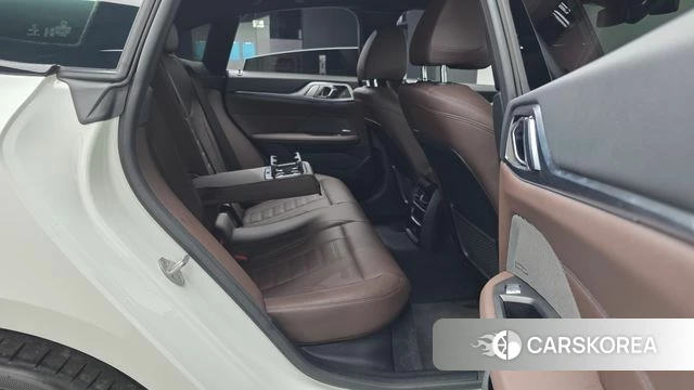 BMW i4 2023 Белый из Кореи, фото 2