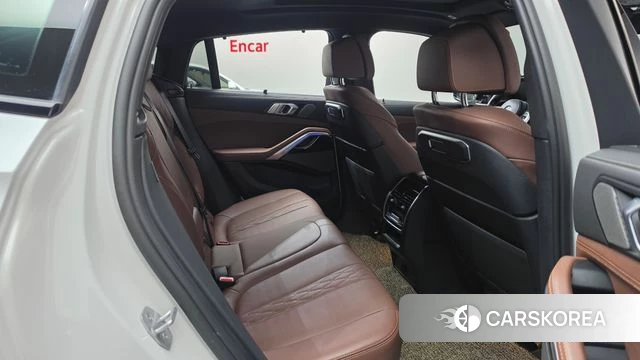 BMW X6 (G06) 2023 Белый из Кореи, фото 2