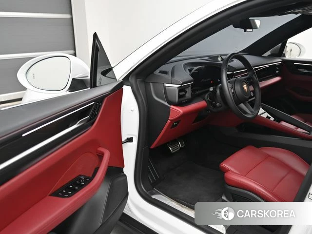 Porsche Makan EV 2025 Белый из Кореи, фото 2