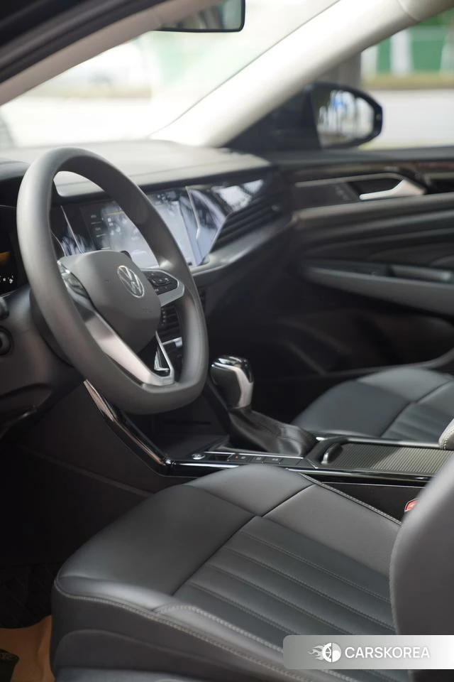 Volkswagen Passat 2024 Черный из Китая, фото 2