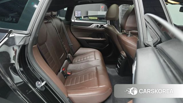 BMW 4 Series (G22) 2025 Черный из Кореи, фото 2