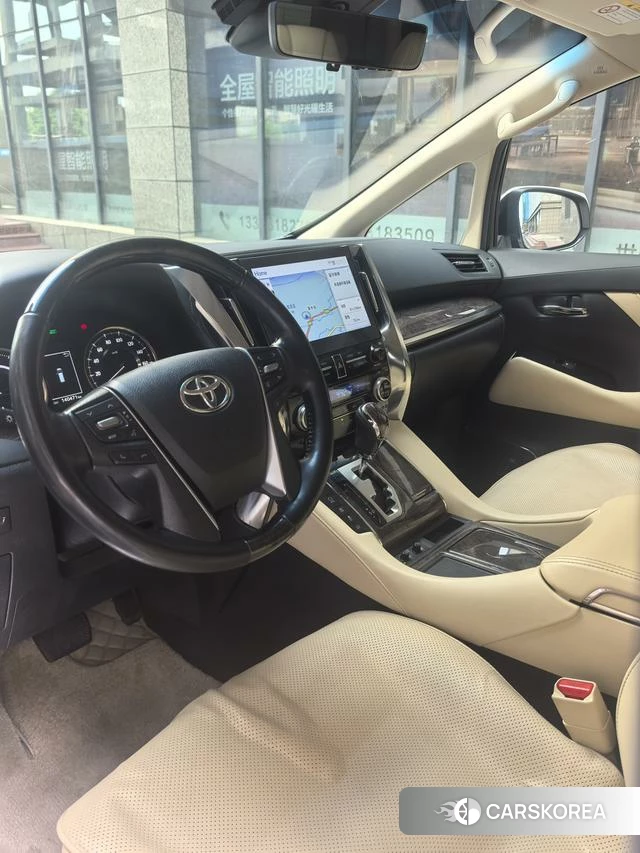 Toyota Alphard 2021 Белый из Китая, фото 2