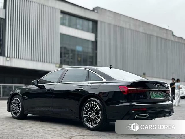 Audi A6L 2023 Черный из Китая, фото 2