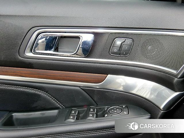 Ford Explorer 2019 Черный из Кореи, фото 2