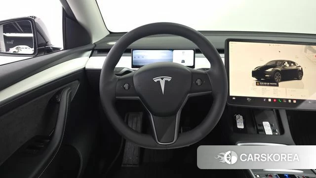 Tesla Model Y 2024 Черный из Кореи, фото 2