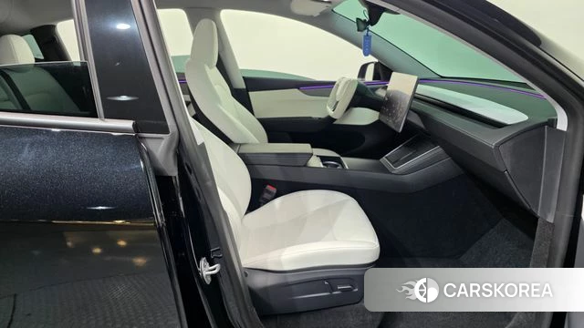 Tesla Model Y 2025 Черный из Кореи, фото 2