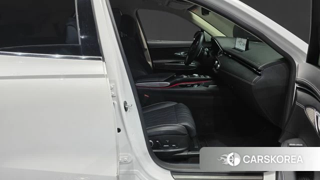 Genesis GV70 2023 Белый из Кореи, фото 2