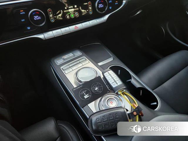 Genesis GV70 2022 Белый из Кореи, фото 2