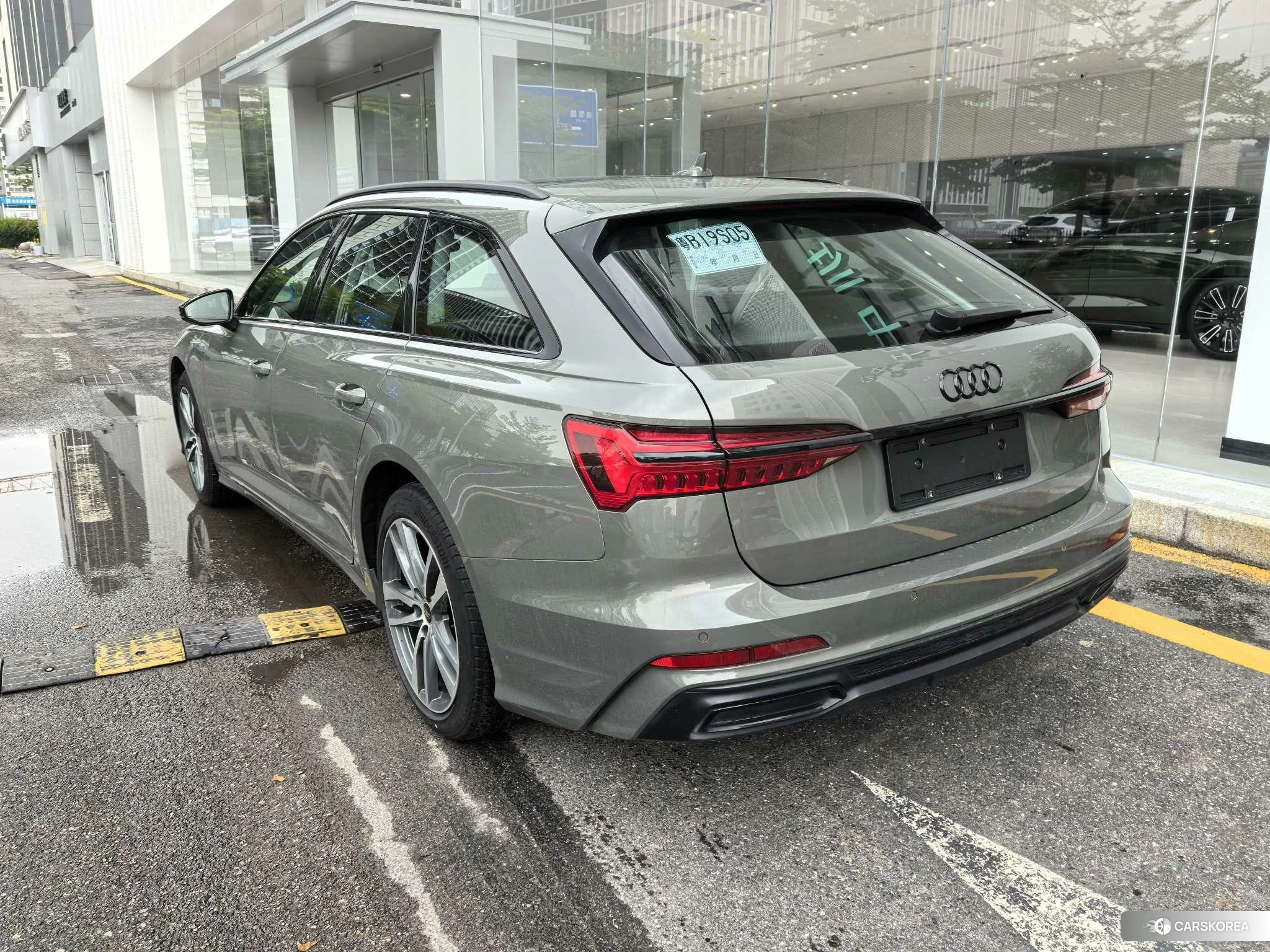Audi A6 2021 Темно-серый из Китая, фото 2