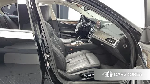 BMW 5 Series (G30) 2019 Черный из Кореи, фото 2