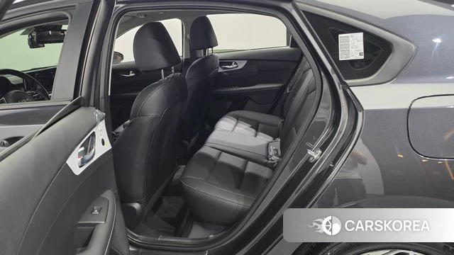 Kia The New K3 2nd generation 2023 Серый из Кореи, фото 2