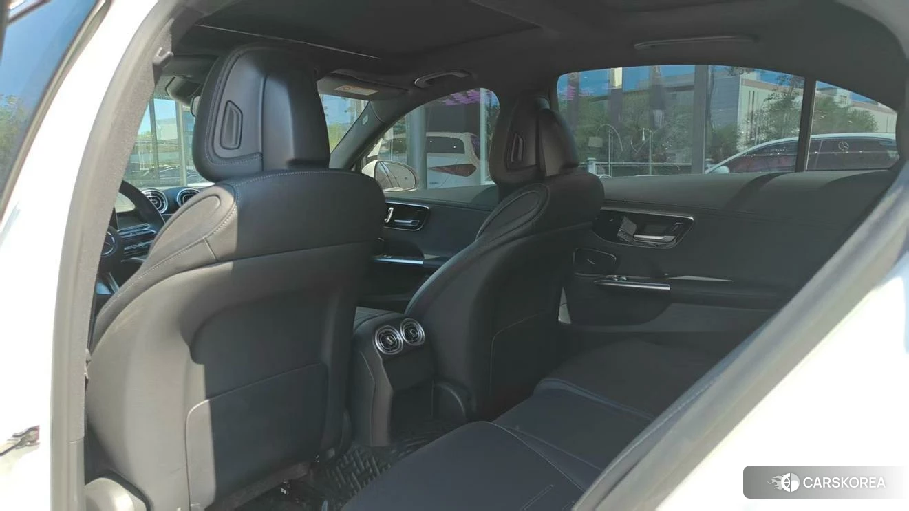 Mercedes-Benz C-class 2024 Белый из Китая, фото 2