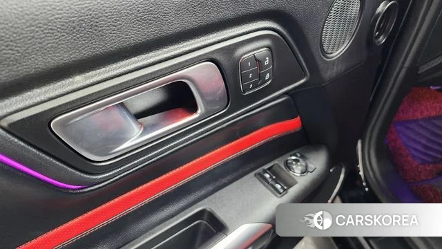 Ford Mustang 2019 Черный из Кореи, фото 2