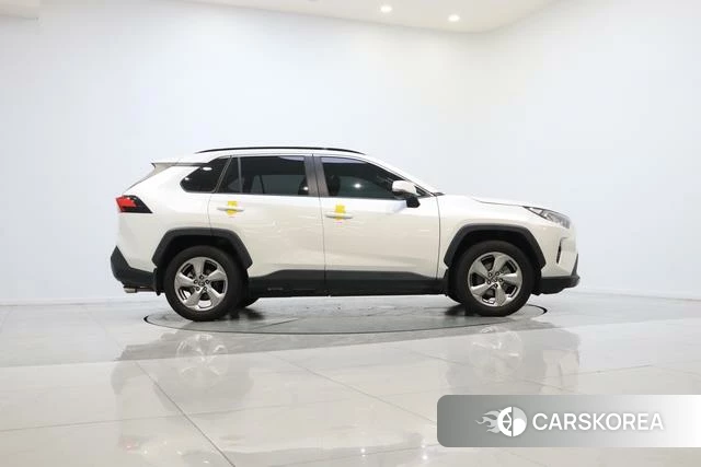 Toyota RAV4 2022 Белый из Китая, фото 2