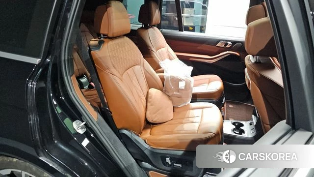 BMW X7 (G07) 2023 Черный из Кореи, фото 2