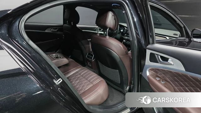 Genesis The New G70 Shooting Brake 2023 Черный из Кореи, фото 2