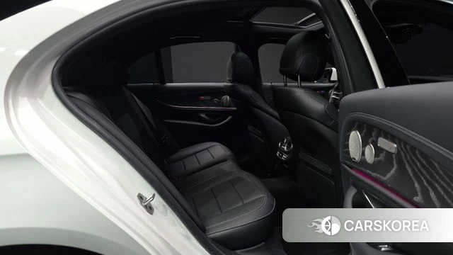 Mercedes-Benz E-Class W213 2022 Белый из Кореи, фото 2