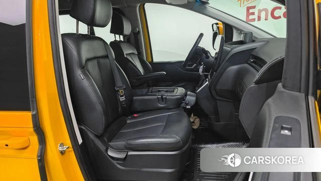 Hyundai Staria 2021 Желтый из Кореи, фото 2