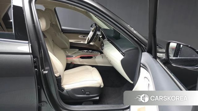 Genesis GV70 2023 Серый из Кореи, фото 2