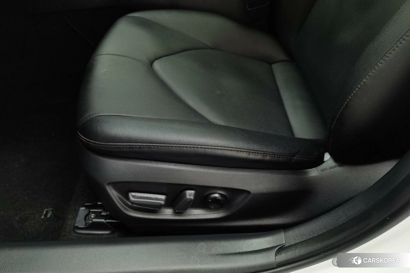 Toyota Camry 2021 Белый из Китая, фото 2