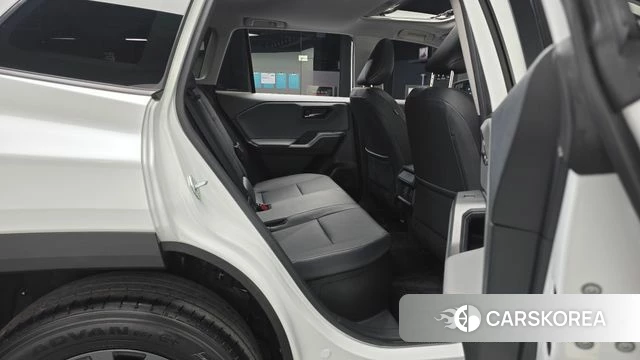 Toyota RAV4 6th Generation 2026 Белый из Кореи, фото 2