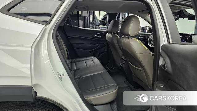 Chevrolet (GM Daewoo) Trax Crossover 2023 Белый из Кореи, фото 2