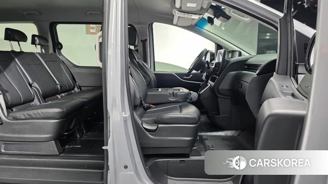 Hyundai Staria 2022 Серебряный из Кореи, фото 2