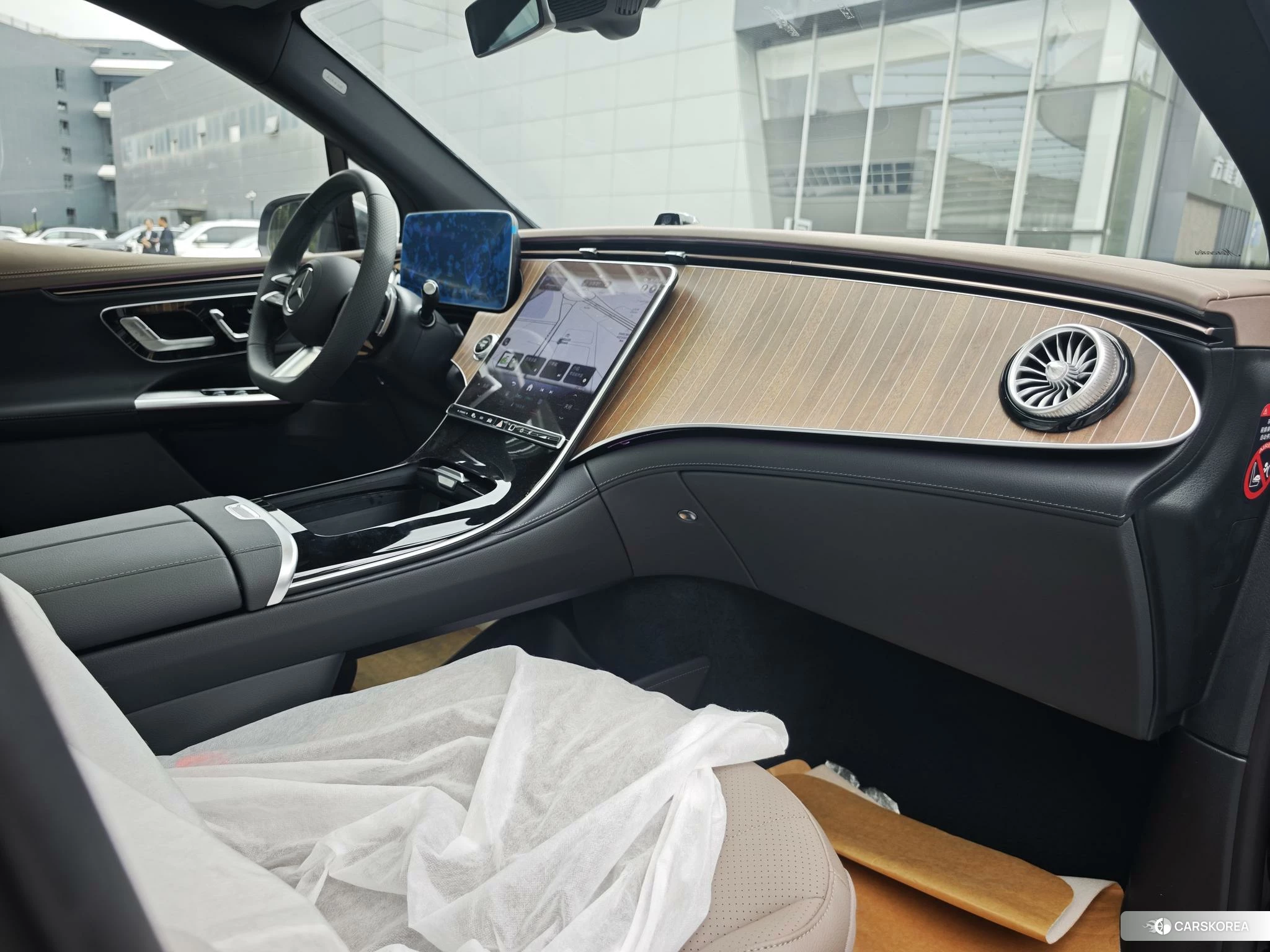 Mercedes-Benz EQE 2023 Черный из Китая, фото 2