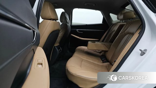 Hyundai Sonata D Edge Hybrid (DN8) 2023 Белый из Кореи, фото 2