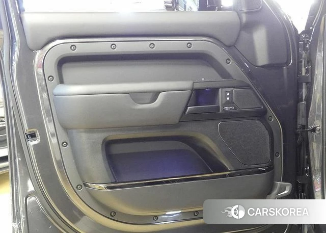 Land Rover Defender (L663) 2025 Серый из Кореи, фото 2