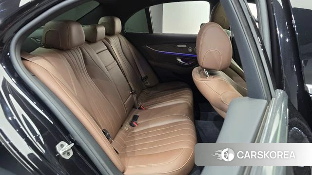 Mercedes-Benz E-Class W213 2023 Черный из Кореи, фото 2