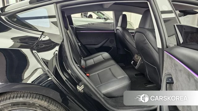 Tesla Model 3 2024 Черный из Кореи, фото 2