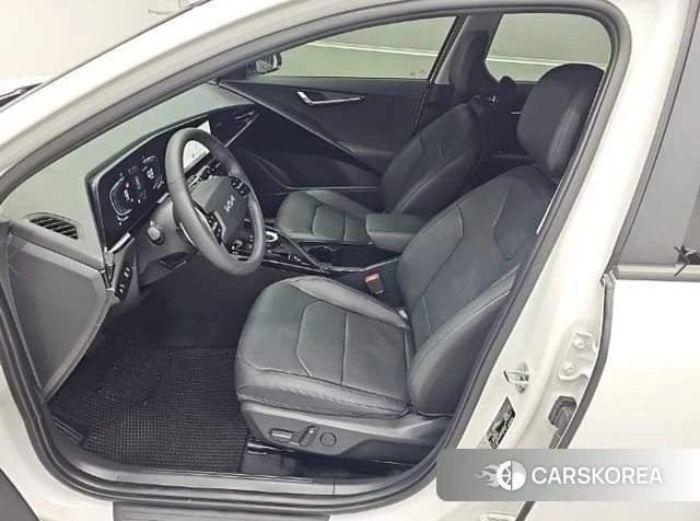 Kia Di Ol Nu Niro 2024 Белый из Кореи, фото 2