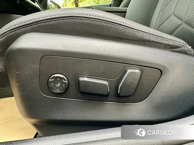 BMW 5 series 2025 Зеленый из Китая, фото 2