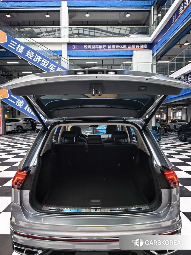 Volkswagen Tiguan L 2021 Серебристо-серый из Китая, фото 2