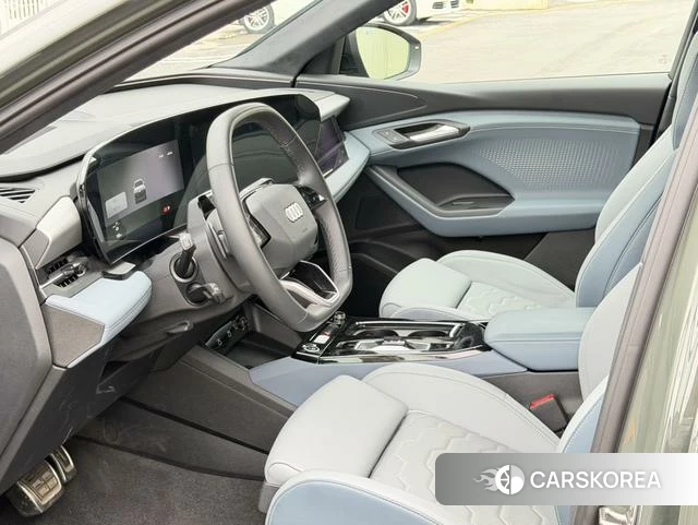 Audi Q6L 2025 Зеленый из Китая, фото 2