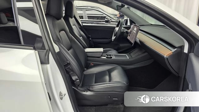 Tesla Model Y 2021 Белый из Кореи, фото 2