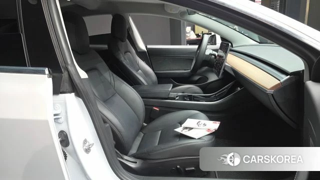 Tesla Model 3 2020 Белый из Кореи, фото 2