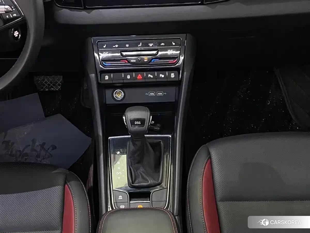 Skoda Karoq 2022 Белый из Китая, фото 2