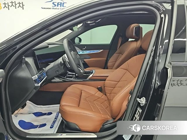 BMW 7 Series (G70) 2025 Черный из Кореи, фото 2