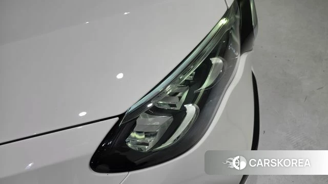 Mercedes-Benz E-Class W214 2026 Белый из Кореи, фото 2