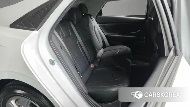 Hyundai The New Avante (CN7) 2023 Белый из Кореи, фото 2