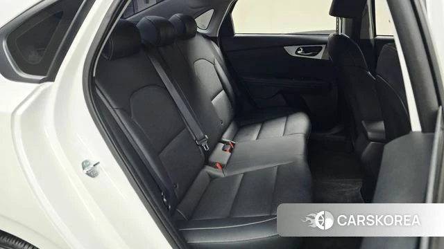 Kia The New K3 2nd generation 2024 Белый из Кореи, фото 2