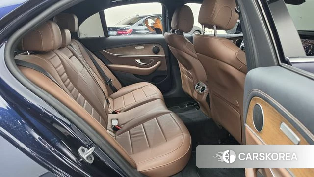 Mercedes-Benz E-Class W213 2022 Синий из Кореи, фото 2