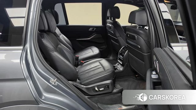 BMW X7 (G07) 2023 Черный из Кореи, фото 2