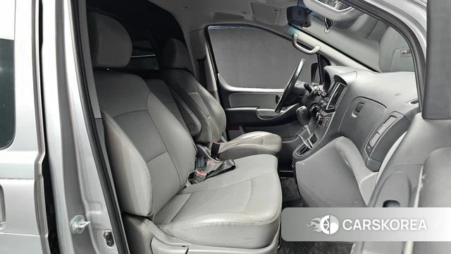 Hyundai The New Grand Starex 2021 Серебристо-серый из Кореи, фото 2